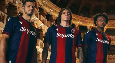Presentata la nuova maglia del Bologna per la Champions League 2024-25