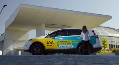 Helbiz introduce la prenotazione di taxi a Roma, Torino, Napoli e Milano: utenti collegati al 25% dei tassisti in Italia