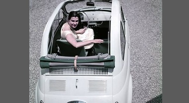 Auguri alla Fiat 500: mandateci una foto storica a bordo dell'auto mito