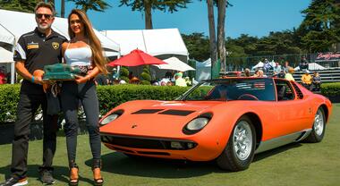 Concorso italiano al Monterey Car Week, trofeo best in show a Lamborghini Miura del 1967