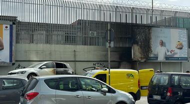 Incendio a Napoli, due auto in fiamme in via Taddeo da Sessa ...