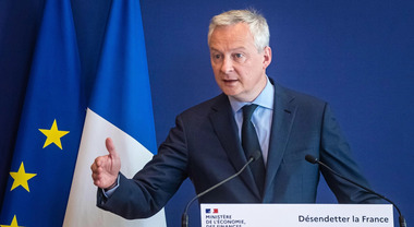 Francia, Le Maire: «Bene i dazi su auto elettriche dalla Cina, l'Europa mostri i denti»