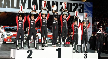 Tripletta Toyota nel Rally del Giappone: Evans, che precede Ogier e Rovanperä, secondo assoluto nel mondiale