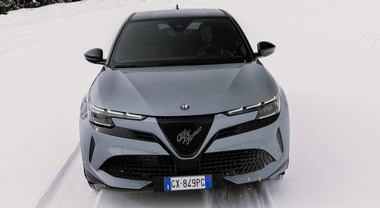Junior ibrida Q4, il top dello spirito Alfa. La compatta a trazione integrale monta un turbo da 136 cv e due elettrici da 21 kW