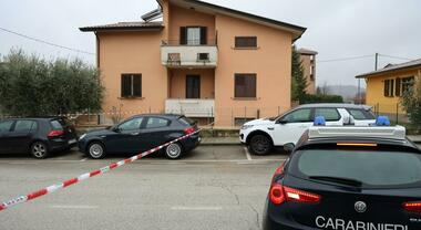Ex guardia giurata uccide la moglie e si suicida, giovane coppia ...