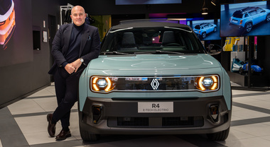 Renault 4 E-Tech Electric, sbarca anche in Italia la rivisitazione elettrica in chiave Suv del best seller della losanga