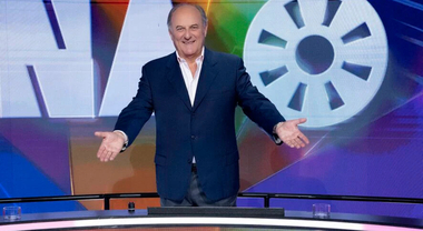 "La ruota della fortuna" torna in tv con Gerry Scotti (e celebra Mike Bongiorno): tre concorrenti e 5 round, le nuove regole