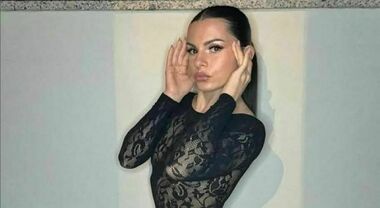 La maestra licenziata per le foto su Only Fans pronta alla battaglia