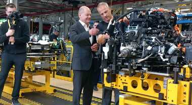 Scholz ai 125 anni Opel, leader della transizione. Il Cancelliere tedesco ospite d’onore dell’importante compleanno