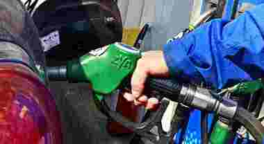Carburanti: ancora cali del prezzo della benzina sulla rete: self è 1,993 euro/litro, stabile il diesel a ​1,937 euro/litro
