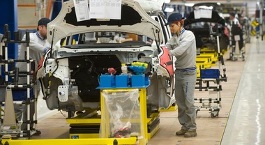 Anfia stima produzione autoveicoli 2023 in Italia sotto 1 milione (+13%). L’indice in crescita anche a luglio (+11%)