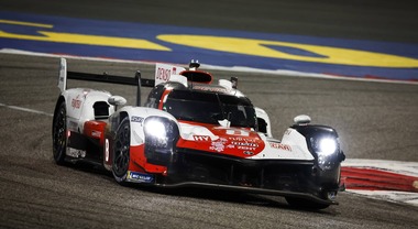 Toyota, doppietta e titolo piloti alla 8 Ore del Bahrein. WRT campione LMP2 e gara spettacolo delle Iron Dames