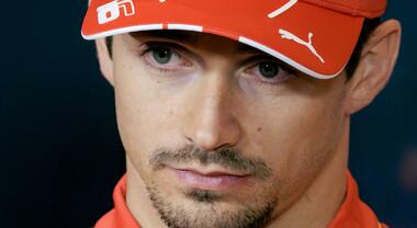 Ferrari, Leclerc sincero: «Carlos ha lavorato meglio, è stato più forte di me. Ma non sono preoccupato»