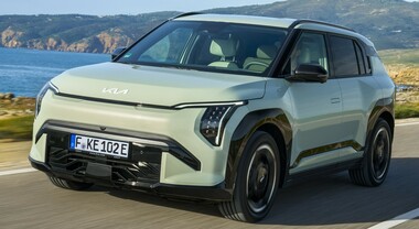 Kia, la prima della classe. La casa coreana lancia EV3, prima compatta sulla piattaforma E-GMP. Il Suv ha ambizioni premium