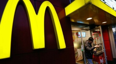 McDonald s colpo da 18mila euro i due autori presi in un