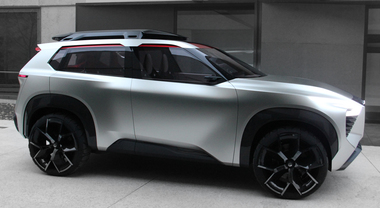 Nissan, a Detroit svelato il concept Xmotion. Suv compatto a 6 posti che anticipa il design del futuro