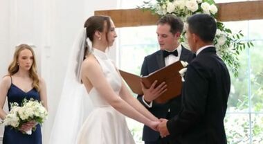 Al mio matrimonio un bimbo non smetteva di piangere e il papà non ...