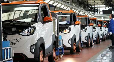 Una e-car su cinque venduta in Ue viene dalla Cina. Nel 2023 importate in Europa 438mila veicoli elettrici