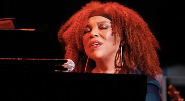 È morta Roberta Flack, la cantante di Killing me softly