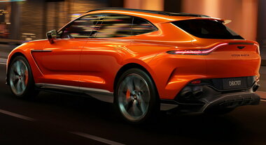 Aston Martin, Bond s’inchina: rinnovato il DBX​, il Suv di lusso più potente al mondo