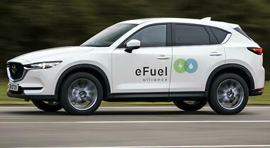 Modifica scadenza Ue 2035 potrebbe aiutare diffusione e-fuel. Studio ne sottolinea valore “green” a breve termine
