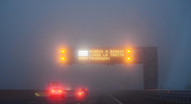 Nebbia in autostrada, ecco come comportarsi. Ecco i consigli degli esperti dell'Asaps