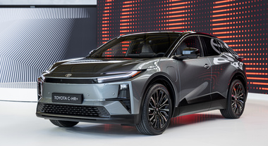 Toyota C-HR Plus, l'evoluzione oltre che elettrica è totale