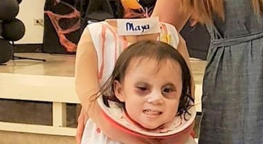 Halloween, ecco il costume più terrificante: bimba decapitata, la testa è  verissima