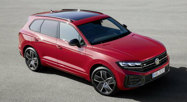 Nuova Touareg, specie in continua evoluzione. La prima tra i Suv Volkswagen non smette di stupire