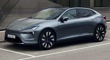 Polestar ha quattro assi, la sfida si fa intrigante. Debutta ​4, Suv coupé elettrico del marchio svedese