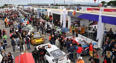 A Misano si scaldano i motori per il Porsche Festival. Passione per la Cavallina in scena 7 e 8 ottobre sul circuito romagnolo