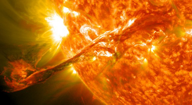 Tempesta solare geomagnetica sulla Terra, ecco quando arriva e cosa può provocare: l'allarme degli scienziati