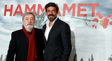 Hammamet, stasera in tv il film su Bettino Craxi di Gianni Amelio ...