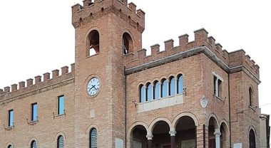 Tour nella bellezza dal mare a un altro da Mondolfo fino all'Isola del Giglio