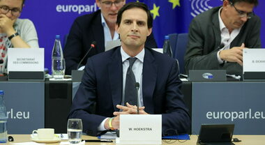 Hoekstra: «Su elettrico Ue decisa a combattere import sleale e impegnata a rafforzare polo industriale europeo»