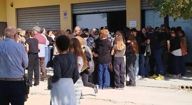 Studentessa morta a 15 anni: dolore e rabbia ai funerali