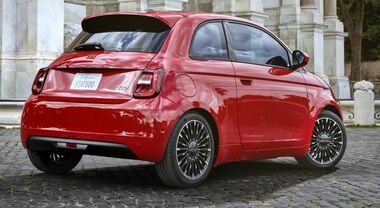Stellantis, prime Fiat 500e pronte per gli Usa: arriveranno entro fine marzo