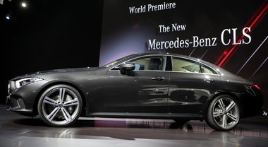 Mercedes, con la nuova CLS la Stella brilla su Los Angeles. Svelata all'Auto Show la coupé 4 porte anche mild hybrid