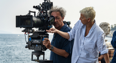Paolo Sorrentino: «Con Parthenope celebro la gioia di vivere delle ...