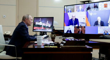 Blinken apre: «Se Putin vuole, pronti a negoziare». Nodo Zelensky: Kiev dal 20 maggio avrà un «presidente ad interim»