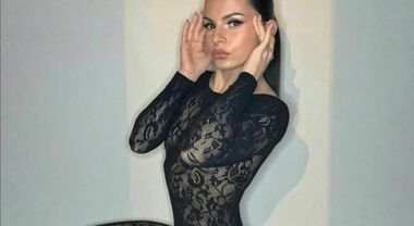 Elena Maraga, la maestra sospesa: «Mai postato foto o video porno ...
