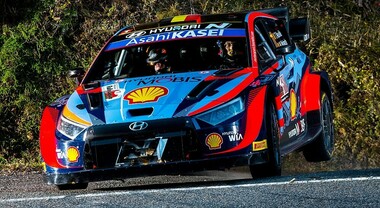 Due Hyundai in testa al primo riposo nel Rally del Giappone: Neuville davanti a Lappi. Quinta la prima Toyota
