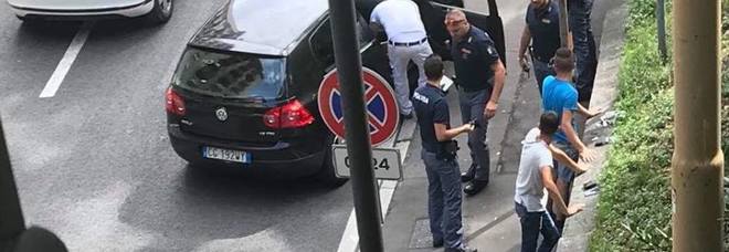 Inseguimento contromano in città: polizia blocca tre ladri in fuga Inseguimento contromano in città: polizia blocca tre ladri in fuga