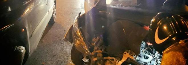 Minicar finisce contro
le auto in sosta: 2 ragazzini
estratti dalle lamiere