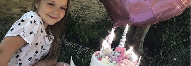 Harper Beckham, la festa
di compleanno: unicorni
palloncini e cavallo in regalo