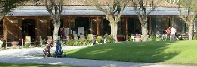 Golf Club, nuova asta con ribasso i soci ancora alla finestra Golf Club, nuova asta con ribasso i soci ancora alla finestra