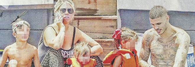 Mauro Icardi e Wanda Nara
vacanze di lusso a Ibiza:
volo privato e mega yacht