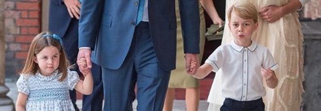 Battesimo reale, Charlotte
"monella" con i fotografi:
«Non venite al ricevimento»