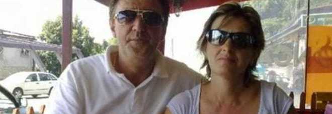 Famiglia sterminata nel sonno: uccisi a colpi di pistola papà, madre e figlia Le altre due sorelle salve per un caso Famiglia sterminata nel sonno: uccisi a colpi di pistola papà, madre e figlia Le altre due sorelle salve per un caso