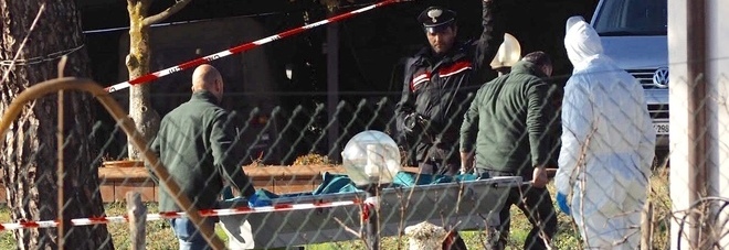 Trovata morta in villa: Augusta aveva un coltello conficcato nella schiena, è giallo